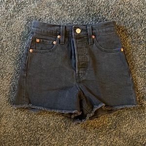 Levi’s Ribcage Shorts NWOT